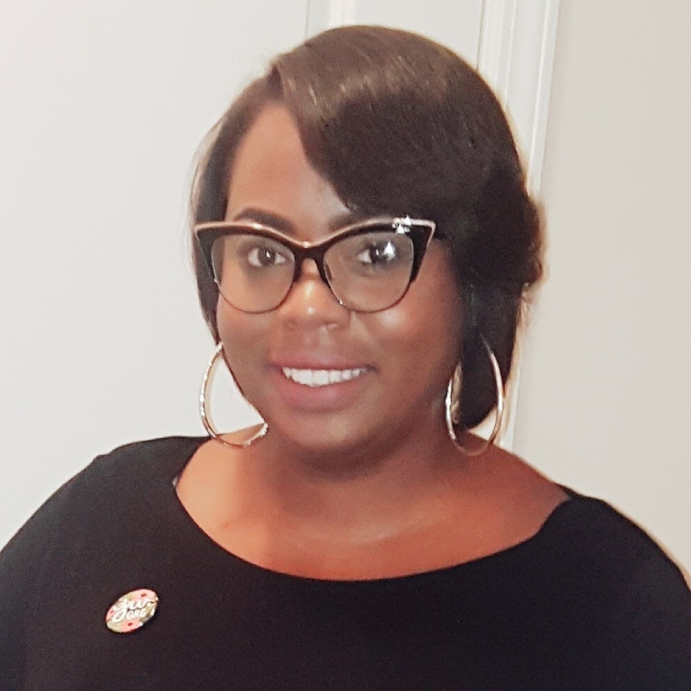 Meet your Posher, Yasmine